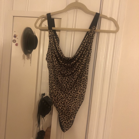 OUT FROM UNDER COWL NECK CHEETAH PRINT BODYSUIT - Picture 2 of 2